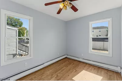 590 Hawthorne Ave, Irvington, NJ 07112 - Photo 9