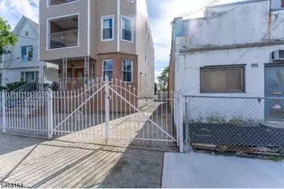 590 Hawthorne Ave, Irvington, NJ 07112 - Photo 3