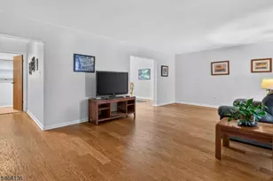 48 Kingswood Rd, Branchburg Township, NJ 08876 - Photo 11