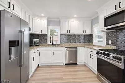 35 Clinton St, Bloomfield, NJ 07003 - Photo 19