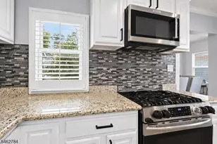 35 Clinton St, Bloomfield, NJ 07003 - Photo 15