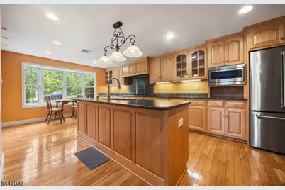44 Hughes Ln, Watchung, NJ 07069 - Photo 3