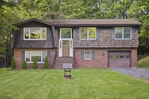 52 Lounsberry Hollow Rd, Vernon, NJ 07461 - Photo 1