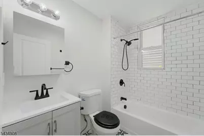 148 N 15th St, East Orange, NJ 07017 - Photo 5