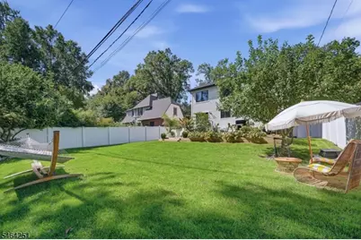 11 Marquette Rd, Montclair, NJ 07043 - Photo 43