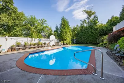 9 Inwood Ter, Fairfield, NJ 07004 - Photo 41