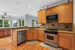 9 Inwood Terrace, Fairfield, NJ 07004 - Photo 15