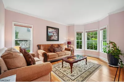 9 Inwood Ter, Fairfield, NJ 07004 - Photo 5