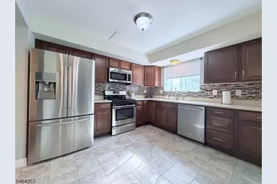 378 Hawkshead Way, Franklin Township, NJ 08873 - Photo 7