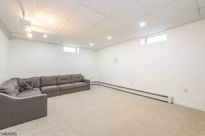 34 Meadow Ln, Clifton, NJ 07012 - Photo 21