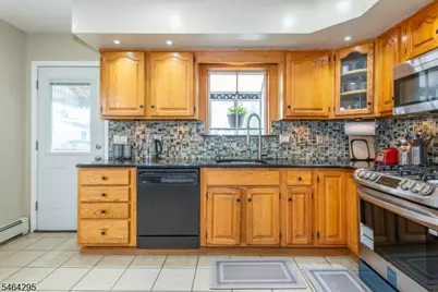 34 Meadow Ln, Clifton, NJ 07012 - Photo 7