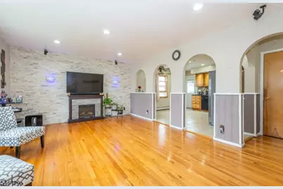 34 Meadow Ln, Clifton, NJ 07012 - Photo 5