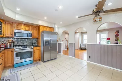 34 Meadow Ln, Clifton, NJ 07012 - Photo 9