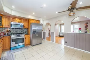 34 Meadow Ln, Clifton, NJ 07012 - Photo 9