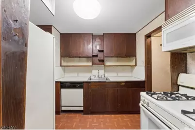 71 E 3rd St, Bayonne, NJ 07002 - Photo 15