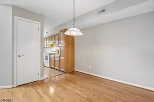 8 Bentley Ct, Bedminster Township, NJ 07921 - Photo 13