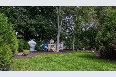 34 Grandview Dr, Wayne, NJ 07470 - Photo 39