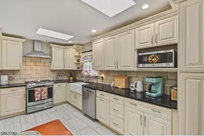 932 Pennsylvania Ave, Union Township, NJ 07083 - Photo 15