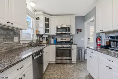 324 Codrington Pl, Bound Brook, NJ 08805 - Photo 9