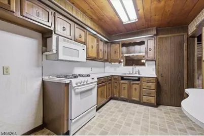 200 Stelko Ave, Lopatcong Township, NJ 08865 - Photo 5