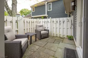 27 Village Dr, Bernards Township, NJ 07920 - Photo 23