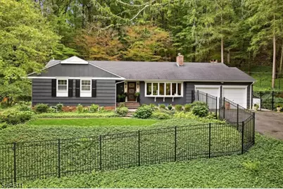 14 Indian Head Road, Morris Township, NJ 07960 - Photo 3