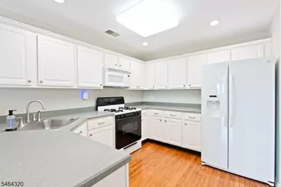 1030 Robin Ct, Green Brook Township, NJ 08812 - Photo 3