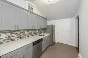 8 Weaver House Cove Rd, Byram Township, NJ 07821 - Photo 3