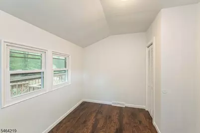 8 Weaver House Cove Rd, Byram Township, NJ 07821 - Photo 13