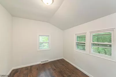 8 Weaver House Cove Rd, Byram Township, NJ 07821 - Photo 11