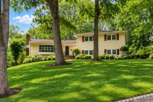 16 Warren Pl, Berkeley Heights Township, NJ 07974 - Photo 1