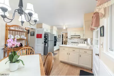 16 Warren Pl, Berkeley Heights Township, NJ 07974 - Photo 11