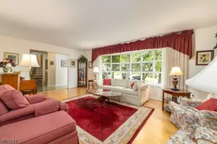 16 Warren Pl, Berkeley Heights Township, NJ 07974 - Photo 5