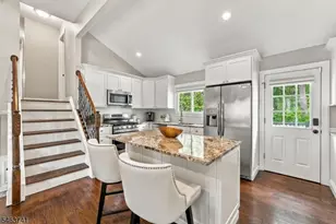 264 Winifred Dr, Totowa, NJ 07512 - Photo 9