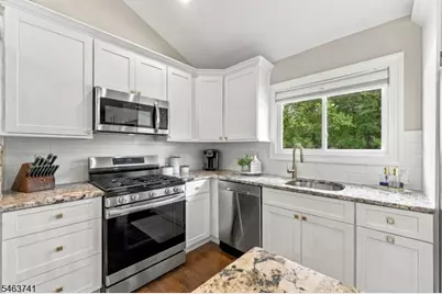 264 Winifred Dr, Totowa, NJ 07512 - Photo 7