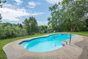 14 Vista Dr, Mount Olive, NJ 07836 - Photo 39