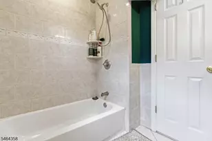 86 Hiawatha Blvd, Parsippany, NJ 07034 - Photo 11