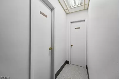 1080 Garden State Rd, Union Township, NJ 07083 - Photo 19