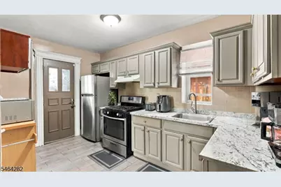 12 Church Pl, East Orange, NJ 07017 - Photo 3