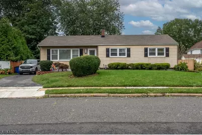 25 Lawrence Pl, Freehold, NJ 07728 - Photo 3