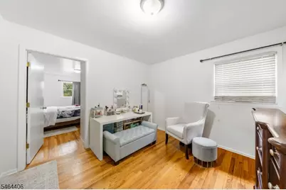 25 Lawrence Pl, Freehold, NJ 07728 - Photo 15