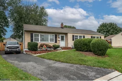 25 Lawrence Pl, Freehold, NJ 07728 - Photo 5