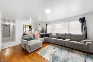 25 Lawrence Pl, Freehold, NJ 07728 - Photo 7