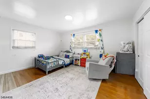 25 Lawrence Pl, Freehold, NJ 07728 - Photo 17