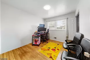 25 Lawrence Pl, Freehold, NJ 07728 - Photo 19