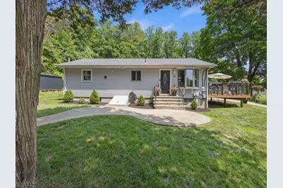 15 Phlox Ter, Vernon Twp., NJ 07418 - Photo 3