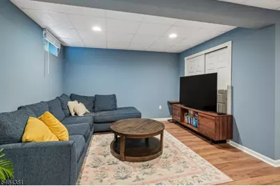 8001 Brittany Dr, Wayne, NJ 07470 - Photo 23