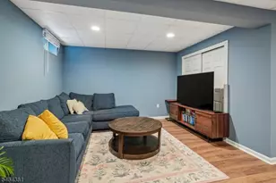 8001 Brittany Dr, Wayne, NJ 07470 - Photo 23