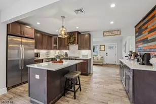 4 Stuart Ln, Wayne, NJ 07470 - Photo 9