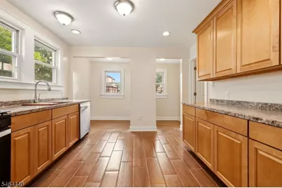 1585 Hillcrest Ter, Union Township, NJ 07083 - Photo 5